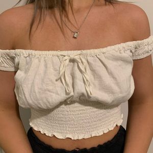BRANDY MELVILLE CROP TOP